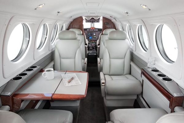 king-air-200-charter-beechcraft-super-b200-specifications-rates