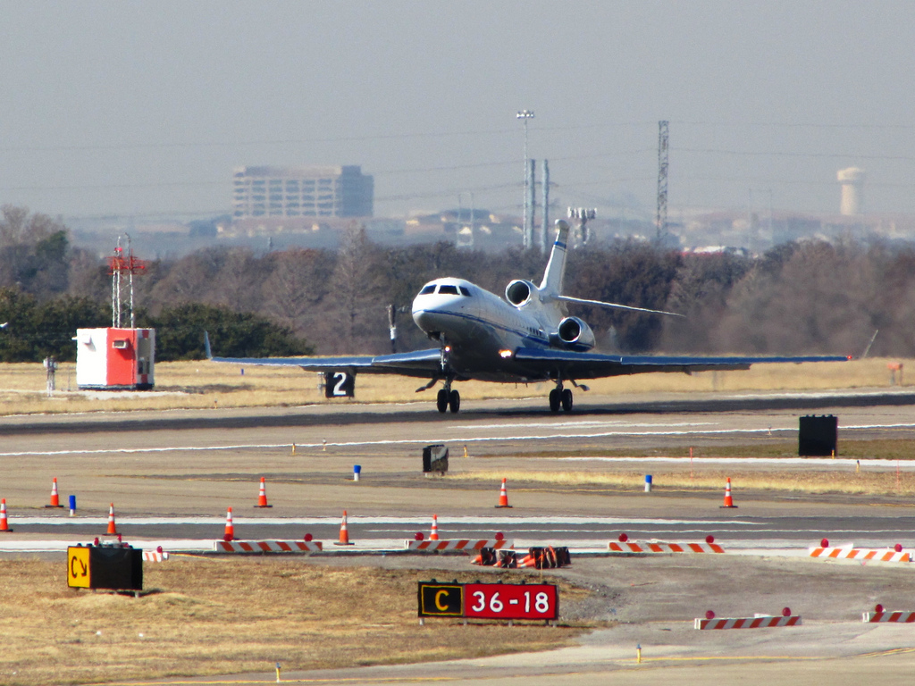 Falcon 7x departing Dallas Love Field