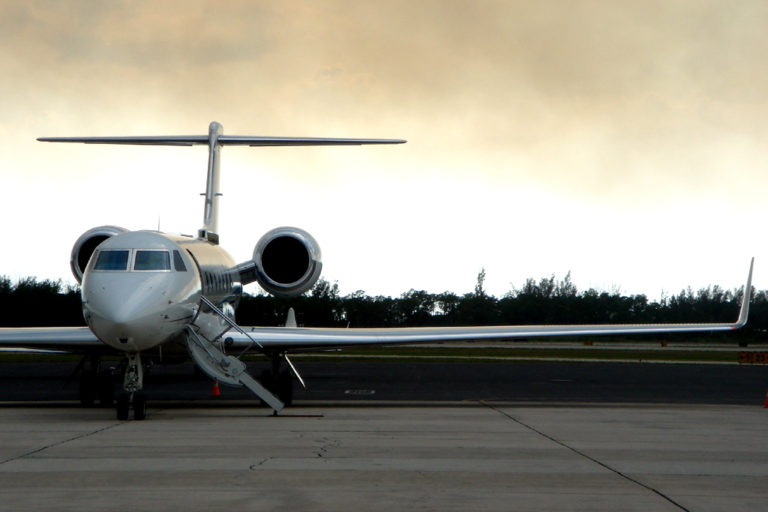 private-jet-charter-naples-fl-apf-air-charter-advisors